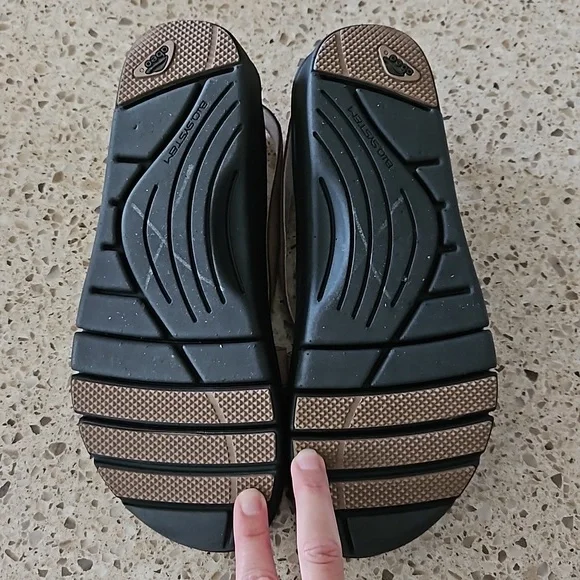 Women's size 9 Neutral Abeo tan sandals - Picture 5 of 10